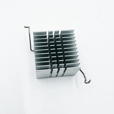 コンピュータCPU CNCの機械化の部品アルミニウム シート脱熱器金属細長かったラジエーター