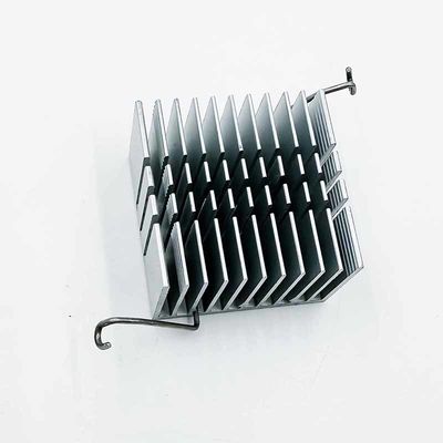 コンピュータCPU CNCの機械化の部品アルミニウム シート脱熱器金属細長かったラジエーター
