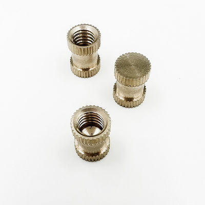 FMの真鍮のコネクターの付属品を配管するためにねじで締まる真鍮のニップルの付属品