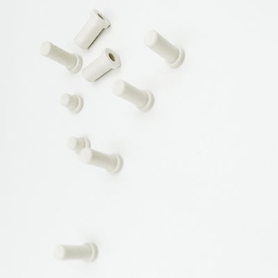 テフロン版の機械で造る円形の棒PTFE CNCは注文のかいま見部品を機械で造った