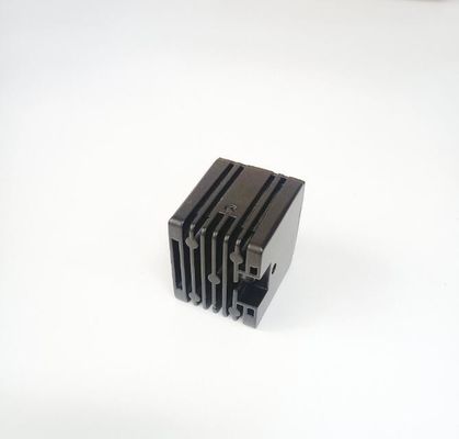 マトリックス レンズ ハウジングのために磨くADC12アルミニウム精密投げるサービス